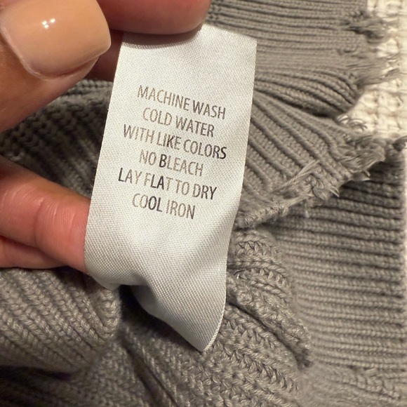 Chelsea DeBoer By Lily & Lottie 100% Cotton Distressed Sweater Size Medium (241) - Picture 5 of 11